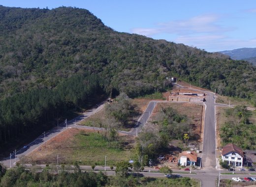 Entre As Montanhas